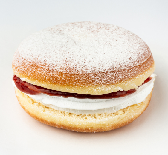 bola_de_berlim_chantilly_e_geleia_morango_by_berlimanddoughnuts