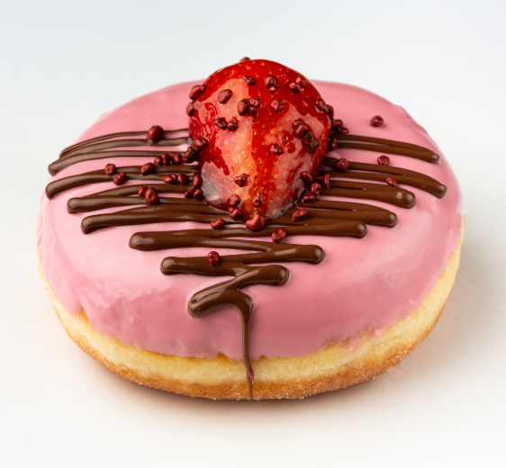 bola_de_berlim_chocolate_e_morango_by_berlimanddoughnuts