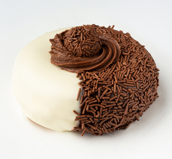 brigadeiro_and_white_chocolate_doughnut_by_berlimanddoughnuts