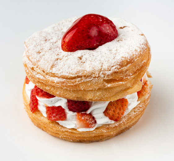 crots_morango_by_berlimanddoughnuts
